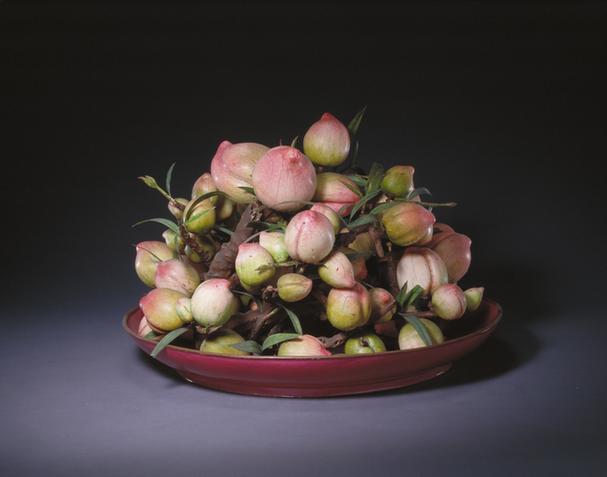 胭脂红色珐琅圆盘染象牙桃实果盘