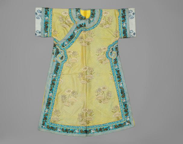 明黄色直径纱绣品月万字地水墨荷花纹单氅衣