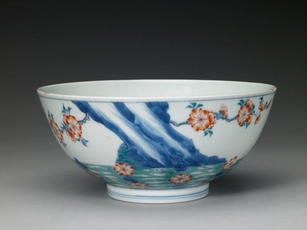 成化款斗彩落花流水纹碗