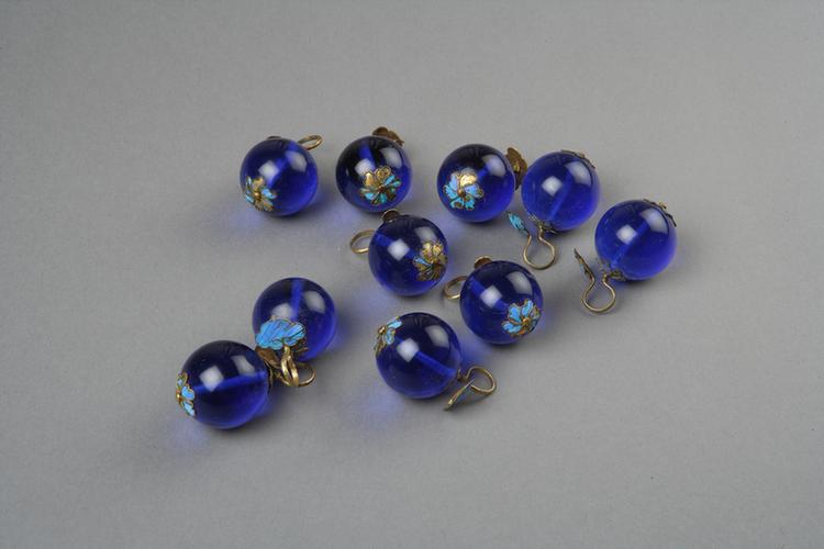 蓝色料珠纽扣