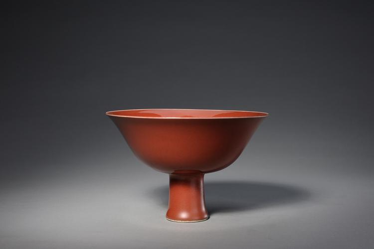 鲜红釉高足碗
