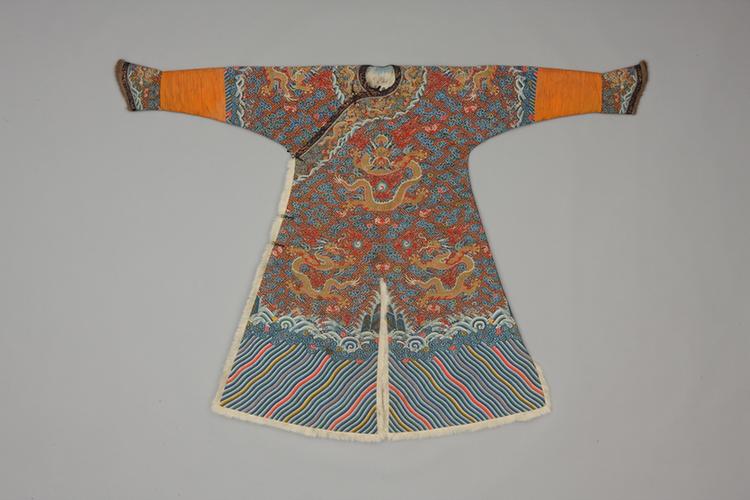 杏黄色缂丝彩云金龙纹青白肷皮男蟒袍