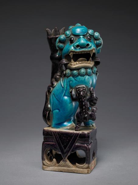 孔雀绿釉加紫狮子