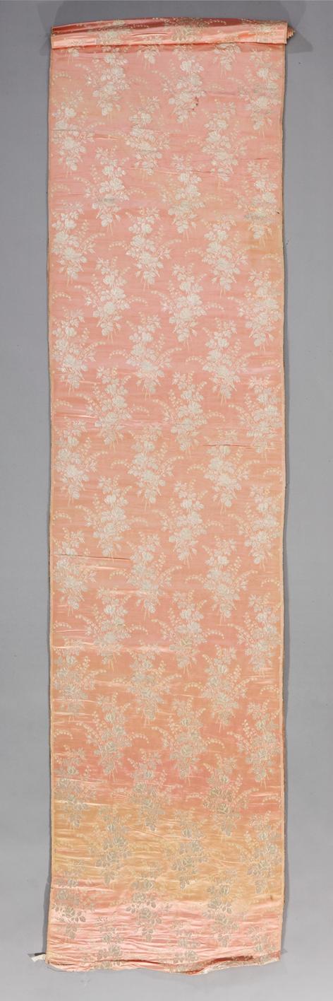 粉色银洋花纹妆花缎