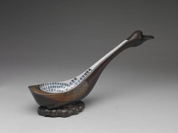 青花朵莲梵文勺