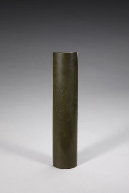 卢葵生款竹胎髹漆梅花图臂搁