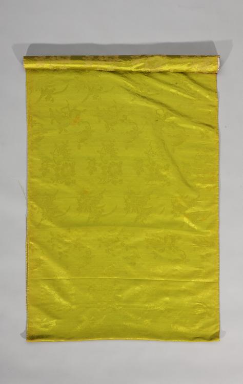 浅绿色三多灵仙祝寿纹暗花缎