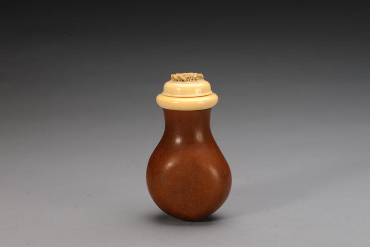 匏制光素象牙雕桃纹盖蝈蝈笼