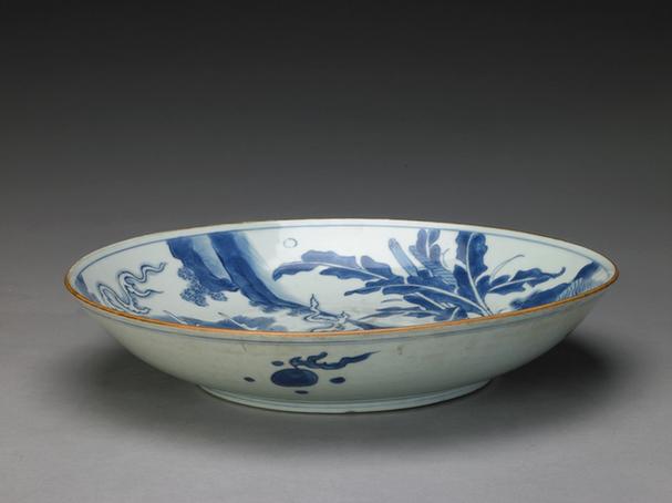 青花麒麟蕉叶图大盘