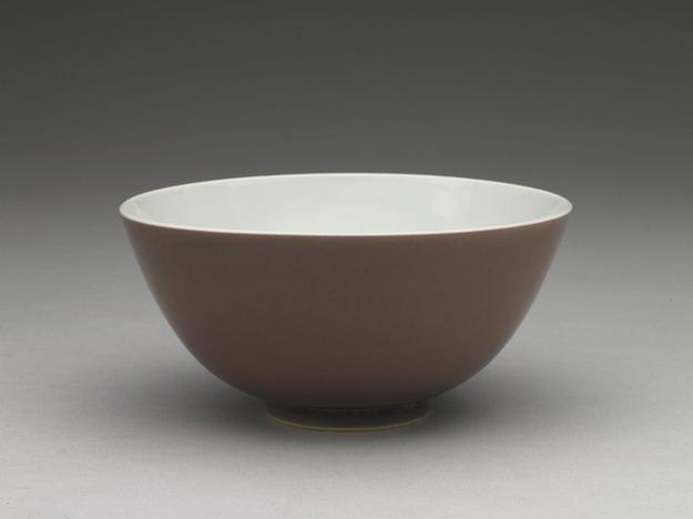 雍正 红釉白里大碗