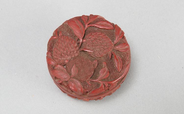 乾隆款剔红双面荔枝纹圆盒