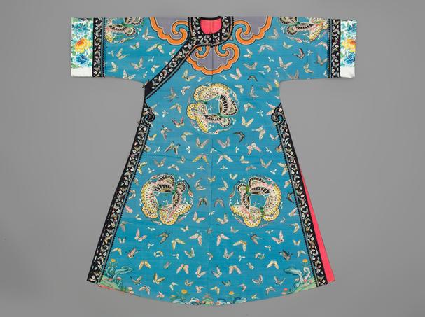 月白色缂丝八团百蝶喜相逢纹夹氅衣