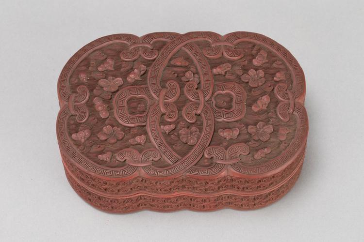 剔红落花流水纹双圆式盒