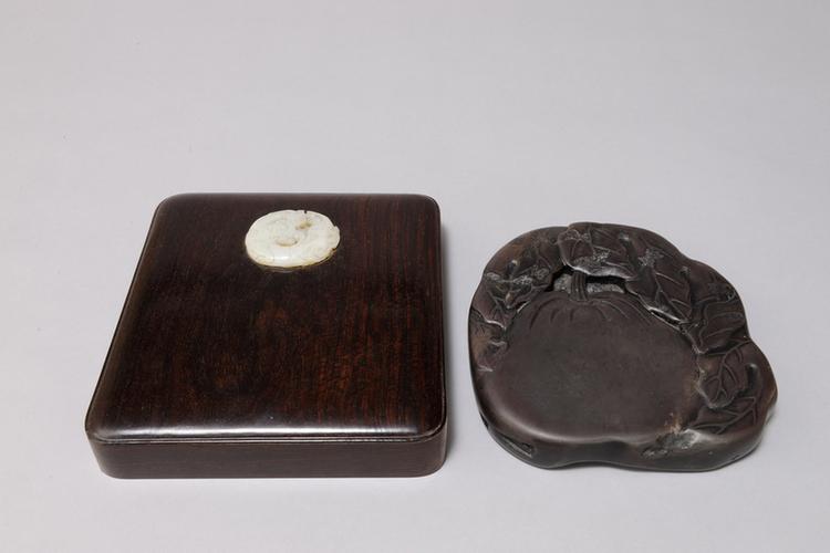 万斯同铭端石瓜式砚