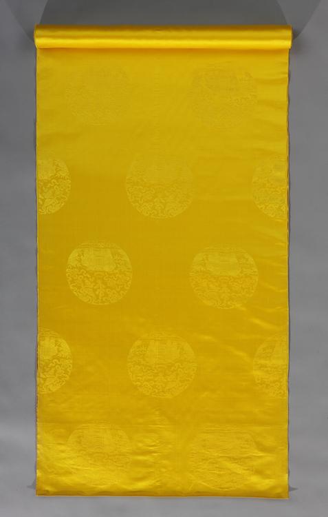 鹅黄色太平有象纹暗花缎