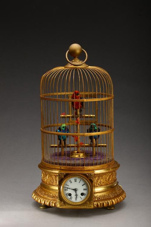 木制金漆圆鸟音钟