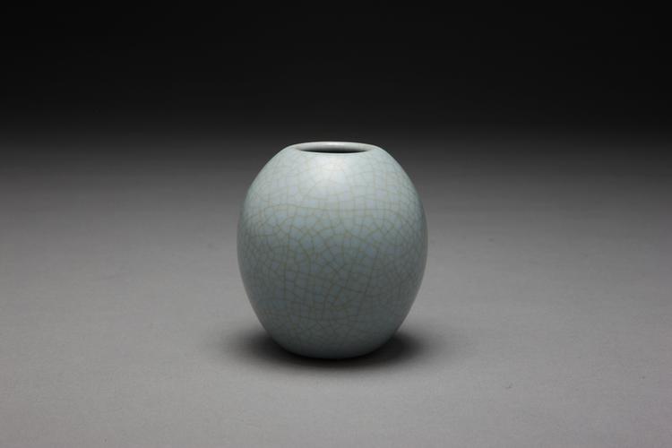 乾隆款仿汝釉莲子水丞