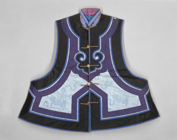 品月色三多纹暗花缎对襟夹小坎肩