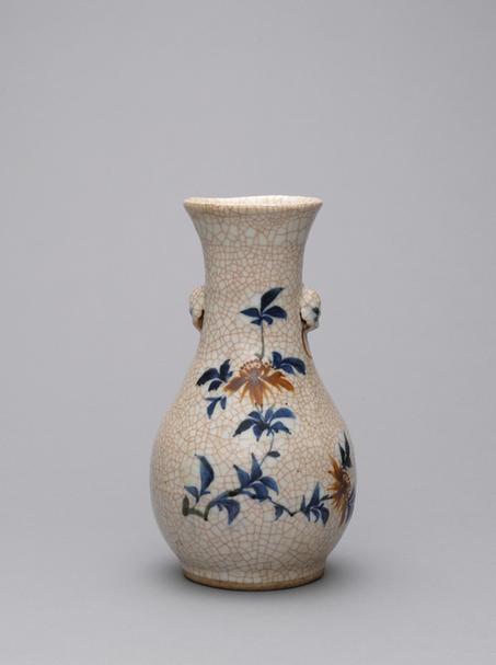 哥釉青花赭彩折枝花卉纹兽耳瓶