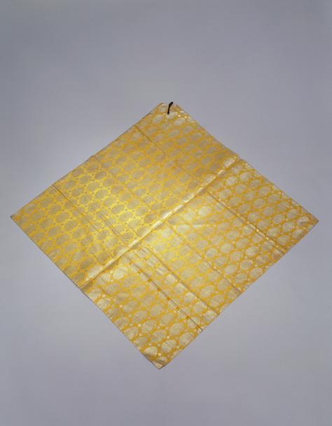 黄色织金回回锦缎怀挡