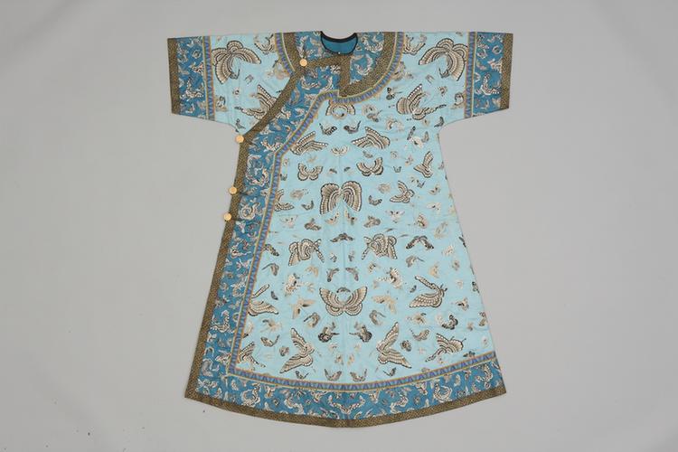 月白色绸绣水墨百蝶纹棉衬衣