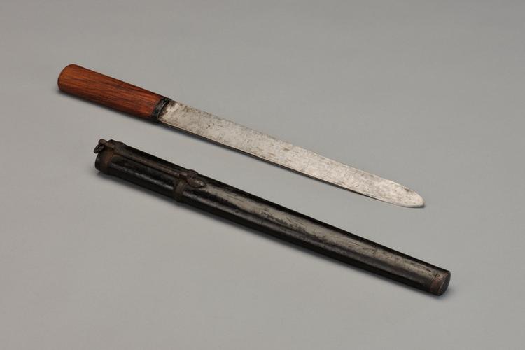 木柄黑漆鞘顺刀