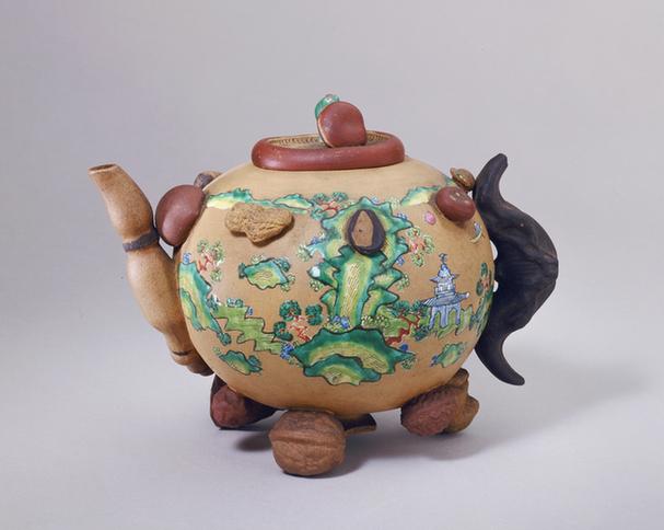 宜兴窑紫砂加彩百果纹壶