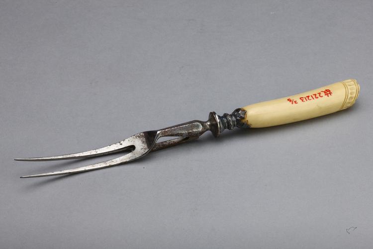 白铜刻花化学柄餐具-镀银叉