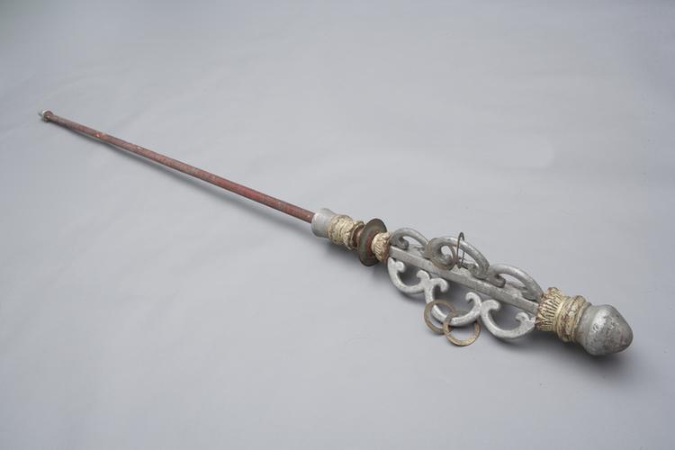 木红漆彩画云蝠纹涂银粉九连环