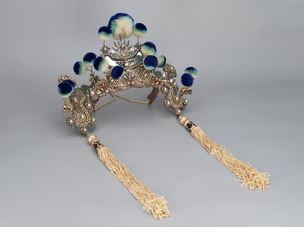 串玻璃珠龙花蝶纹带白蓝绒球本色穗二龙箍