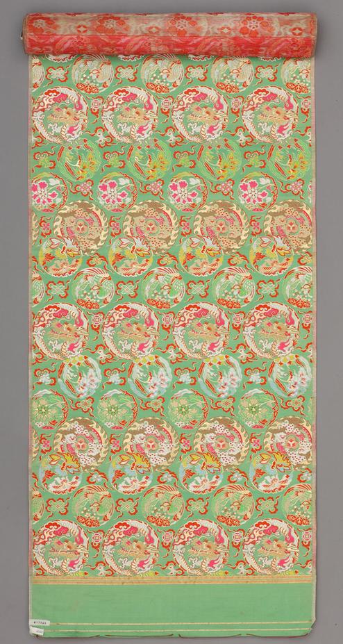 绿色地团龙凤狮子花卉纹织金锦