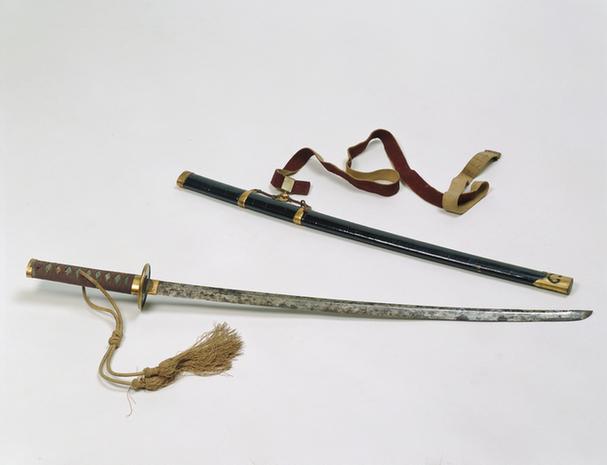 铜柄黑漆鞘腰刀