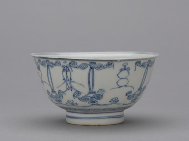 宣德款青花八宝梵文碗