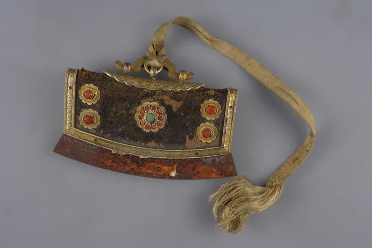 黑色皮嵌松石珊瑚荷包式火燫