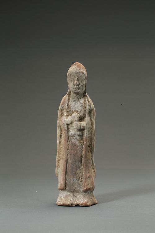 陶画彩披衣男立俑