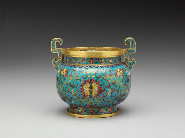 乾隆款掐丝珐琅勾莲纹双耳炉