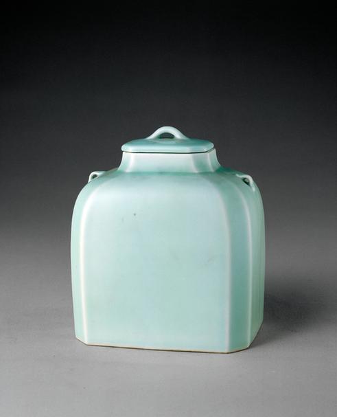 雍正款粉青釉长方委角双系盖罐