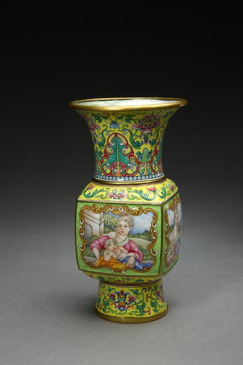 乾隆款画珐琅开光人物图花觚