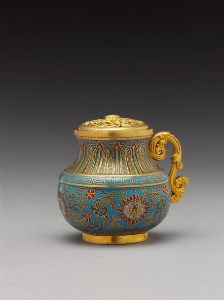 乾隆款掐丝珐琅勾莲纹单柄花浇