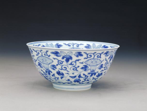 康熙款青花缠枝牵牛花纹碗