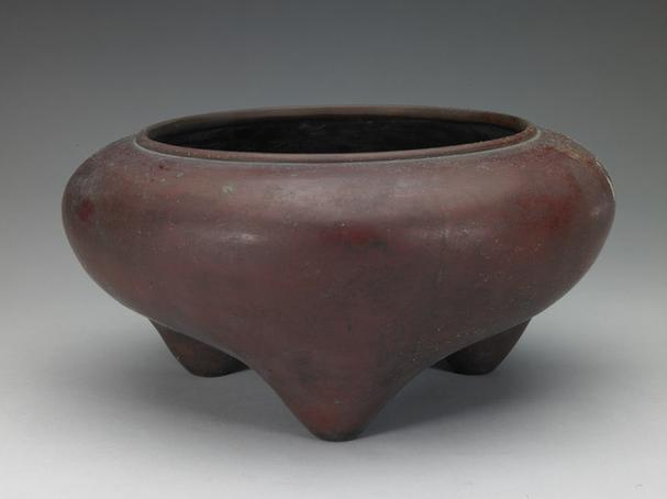 乾隆款铜钵形三足炉