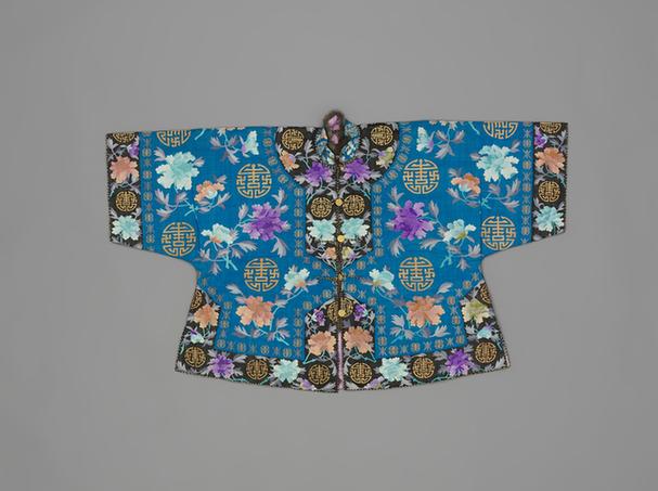 月白色缂丝牡丹寿字纹灰鼠皮对襟马褂