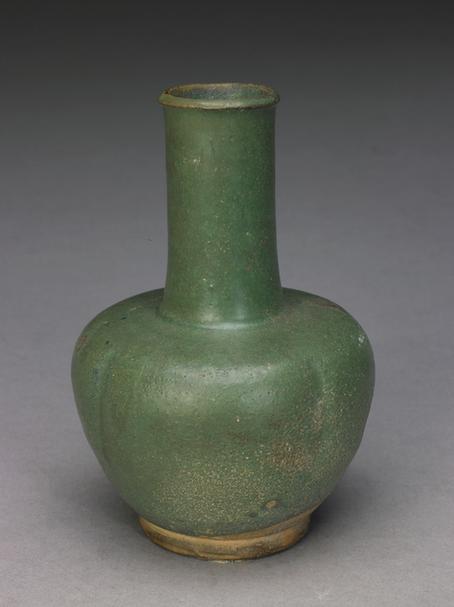 邛窑绿釉瓶
