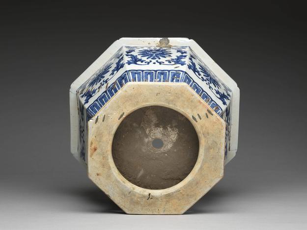 官窑 青花番莲花盆-3