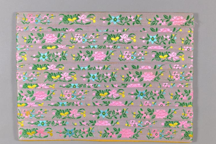 雪灰色缎地枝梅牡丹桃花兰花纹绦