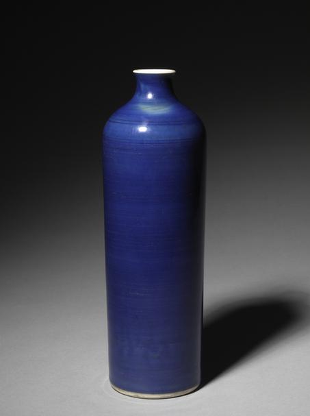祭蓝釉小口筒式瓶