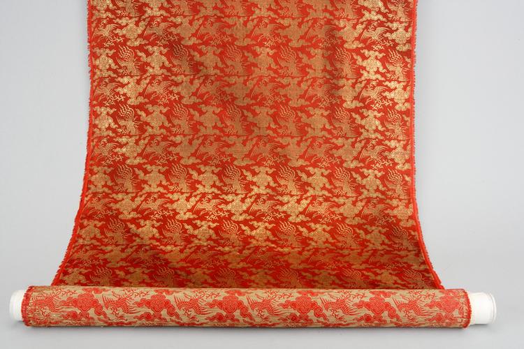 红色凤凰四合如意云纹织金缎