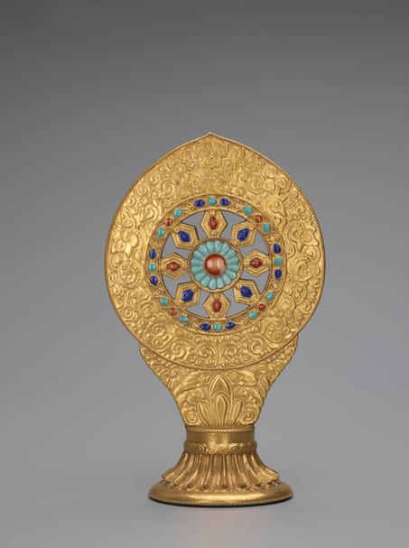 乾隆款金釉五彩瓷法轮