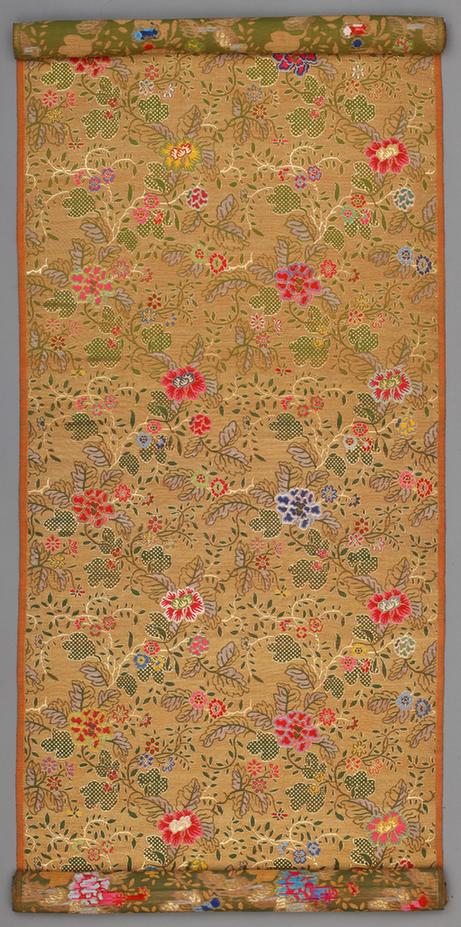 桔黄色地缠枝洋花纹金宝地锦