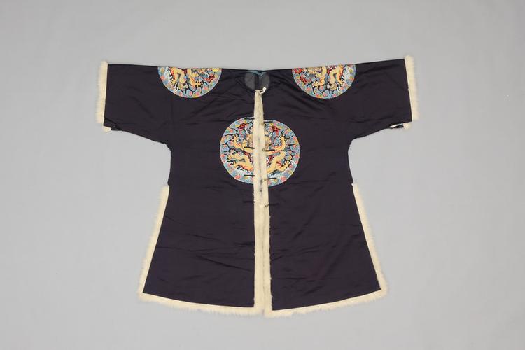 石青色缎绣四团彩云金龙纹衮服拆片